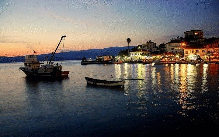 Ikont Hotell Gulluk Exteriör bild